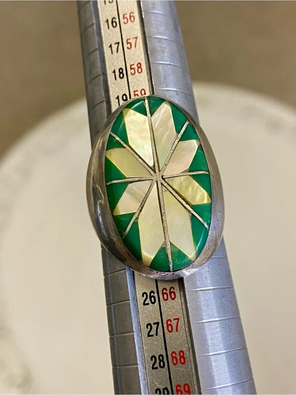 Vintage Zuni Sterling Silver Native American Mother of Pearl Inlay Ring Size 10